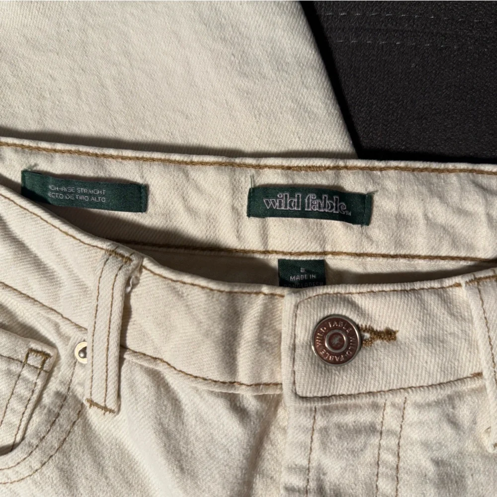 High Rise Straight Cream Frayed hem Jeans - Picture 5 of 11
